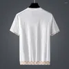 Men's T-skjortor högkvalitativa varumärkesbrev broderier Rund hals T-shirt Men 2023 Summer Ice Silk Loose stor vit kortärmad topp