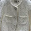 Vestes pour femmes 2023 Design de mode femmes de haute qualité col rond à manches longues Paillette fleur perles laine veste courte coton rembourré