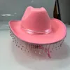 Cloches Blanc Mariée Cristal Cowgirl Chapeau Léger Simple Et Généreux Large Bord Feutre Tissu Pour Demoiselle D'honneur Faveurs Parties Costumes 230620