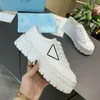 Designer lässige Schuhe Frauen Männer Dreieck Logo Doppelrad-Plattform Nylon-Sneaker für weiße Sneaker-Trainer dreifach dicke Boden Luxus Low Gabardine Größe 35-41