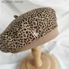 Винтажный леопардовый Beret Bling Metal Letters Painter Caps для женщин