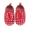 Babyschoenen WUOOYOQ Baby Baby Jongens Meisjes Mocassins Sneakers PU Leer Zachte Zool Dot Print Prewalker Antislip Schoenen Walker