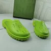 Luxury tofflor varumärkesdesigners kvinnor damer ihåliga plattform sandaler gjorda av transparent material fashionabla sexiga lorma soliga strandkvinnor gröna tofflor