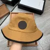 NUEVA moda Cubo Sombreros Hombres Sombreros de ala ancha diseñador de lujo mujeres SummerCasquette Metal Logo Sombreros Le Bob Artichaut Mujer Marca Cubo vacaciones para