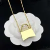 Rétro Or Sier Couleur Sac À Main Charme Pendentif Collier Chaîne Designer Lettre Boucle D'oreille pour Femmes Ensembles De Bijoux Fête Amoureux De Mariage Cadeau