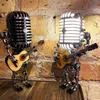 Oggetti decorativi Figurine Microfono vintage Lampada robot Suona la chitarra Scrivania Lampada a LED Luce Miniature vintage Artigianato Illuminazione Ufficio Decorazione domestica 230621