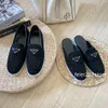 Milan Fashion Luxury Designer Par Slippers Flat Men's Leather Casual Shoes 2023 Classic Conforce Beach Outdoor Women's Shoes Triangle 35-44 Yards