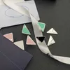 Orecchino a bottone con lettera triangolare di alta qualità con accessori di gioielli di moda per feste regalo 4 colori