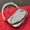 White Dingdang Bag2023 Ny high end och nisch underarm crossbody väska mode mångsidig och ljus lyx