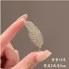 Pins Brooches Luxury Elegant White Crystal Feather Silver Color Alloy Plant Brooch Lady Party Safety Gifts 230621