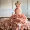 赤面ピンクのマーメイドウェディングドレス贅沢なフリルvネックスリーベルズプリーツレースカスタムメイドチャペルブライダルガウンデヴィア285S