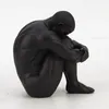 Oggetti decorativi Figurine Ins Creativo Nudo maschile Scultura Decor Body Art Statua Siediti con le gambe incrociate Uomo Figurine Decorazione domestica Artigianato in resina Regalo 230621