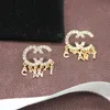 Studörhängen varumärkesdesigners brev Stud Round Geometric Gold Plated Women Crystal Rhinestone Metal Earring Wedding Party Jewerlry