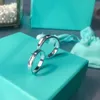 Tasarımcılar Ring Fashion Lüks Klasik Yüzük Sterling Gümüş Siyah Kadın Mücevherleri Çok Çok Yönlü Takı Düğün Hediyesi Aşk Yıldönümü Stili İyi Güzel Sevgililer Günü Hediyesi