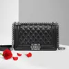 Sac de designer de luxe femmes sacs à bandoulière mode rétro haute qualité en cuir véritable noir litchi motif chaîne diamant checker cross body petits sacs carrés