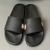 Designer Sandals Slippers Slides Chaussures Chaussures hommes et femmes Modèles de couple classiques d'été extérieurs de grande taille de grande taille Tendance décontractée manteau pantoufles de plage taille