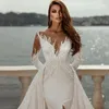 Vestidos de noiva de sereia de luxo com fenda frontal, pérolas, frisados, cetim, mangas compridas, vestidos de noiva com trem destacável, decote transparente, moderno, árabe, Dubai, vestido De Novia