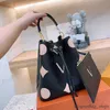 Designer Luxury Bucket Bag New Drawstring Pink Printed Bucket Bag Högkvalitativ axelväska Inkluderar liten plånbok 2-i-1 Kvinnor Fashion Crossbody Bag 230818