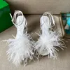 Designer Strap Aiuto per capelli Ostrich One Feathers Women Sandals Teli alti pelosi con tallone sottile sexy a punta all'aperto con scarpe con scatola 69 y 311 69740 y 740