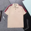 Men Polos de golfe casual 2023 Logotipo de peito de pescoço de verão impressão de manga curta Camisas de ombro listradas coloridas