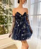 Sweet Navy Blue Short Homecoming Dresses Paillettes Illusion Maniche lunghe Sweetheart Mini Cocktail Homecoming Dress Una linea