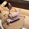 Kadın Tasarımcı Çantaları 2023 Yaz Yeni Moda Kontrast Renk Dragon Xiang Çanta Crossbody Basit ve Mini Handli Rempling Fabrika Doğrudan Satışlar