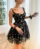 Sweet Black Short Homecoming Dresses Star Paillettes Pizzo Mini Cocktail Abito da ritorno a casa con cerniera posteriore