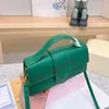 Designer French Retro Minimalist Crossbody Bag Women's Fashionable Small Square Bag Texture Bag Design One Shoulder Handbag