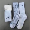 Tech-Fleece-Herrensocken mit Batikmuster, farbenfrohe Designer-Modestrümpfe, All-Match-Damen, atmungsaktive Baumwolle, Fußball, Basketball, Sportsocken für Männer