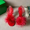 Designer Strap Aiuto per capelli Ostrich One Feathers Women Sandals Teli alti pelosi con tallone sottile sexy a punta all'aperto con scarpe con scatola 69 y 311 69740 y 740