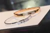 8a kvalitetsdesigner armband h hem till salu v guld hög upplaga andra generation kelys knapp armband kvinnlig stil gris näsband diamant rose cou med presentförpackning
