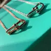 Designers de moda colares pingente colares para mulheres com brincos link corrente moda jóias acessórios bom