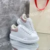 2023 nouveau top Luxurys Designer sneaker chaussure femmes Casual chaussures hommes en cuir plates-formes blanches avec des baskets extérieures noires taille 35-46