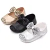 Första Walkers Baby Girls Boys Toddler Shoes Bowknot Sequin Leather Sandals Spädbarn utomhus Casual Dress Princess Soft Soled