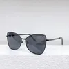 2023 Temperament High-End-Boutique neues Modell Titanlegierung Schmetterlingsoptik Linsen für Frauen einfache große Rahmen Luxus Sonnenbrille Strand Reisestil