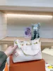 Diseñador de mujer Summer Bundle Bucket Bag By the Pool 2023 SS Degrade Neutral Drawstring Bag Blue Beige Rose Pink Luxurys Tote 2 sets Monedero M46545 M46492