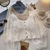 여자 T 셔츠 OUMEA Crochet Tops Vintage for Women Buttons Front Casual Body with Sheer Chiffon Sleeve in White