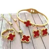 2024 Design Clover Clover Bracciale Orecchie Bracciale Set per la collana Sier placcata in oro Gold Online