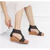 Mesh Women S Sandales Sollote pour l'été à talons polyvalents confortables Chaussures femelles décontractées épaisse sempes grande taille maman comtable andals ummer hoes ole ize