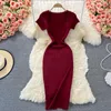 Robes décontractées Sexy hanche à manches courtes coupe ajustée carré rouge robe tricotée été 2023 Vestidos Femme élastique solide pull Mini Femme