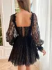 Sweet Black Short Homecoming Dresses spets uppåt långa ärmar Lace Mini Cocktail Homecoming Dress A Line