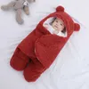 Sac de couchage anti-sursaut portant une couverture pour nouveau-nés, styles automne-hiver épaissis, pour emmailloter bébé et molleton d'emmaillotage extérieur.
