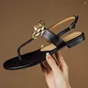 Sandales femmes en cuir véritable t-strap tongs appartements Folower décoration décontracté femme chaussures d'été bout ouvert bande étroite vente