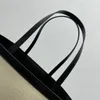 Nowa torebka na torebkę dla kobiet ma bardzo lekką wagę i dużą pojemność, równoważenie praktyczności i piękna