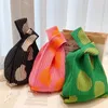 Portefeuilles Japanse Stijl Kleine Bloem Gebreide Tas Vrouwen Tote Herbruikbare Handtas Hollow Out Knoop Polssleutel Telefoon Pouch Draagbare portemonnee