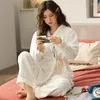 Pyjamas de nuit pour femmes femmes automne hiver corail velours épaissi Net rouge couleur unie Kimono chaud japonais deux pièces Sexy vêtements de nuit