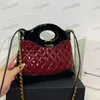 Designer Bolsa de ombro feminino Hanking Top Handbag Couro Diamante Hardware Metal C Fivela Matelasse Chain Bolsa Crossbody Fashion Brand Princess Bags 24x16cm