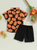 Set di abbigliamento Adorabile set di vestiti di Halloween da 2 pezzi per bambini piccoli - T-shirt con risvolto di zucca da gentiluomo con pantaloncini e pantaloni