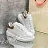 2023 Hot Luxury Fashion Chaussures Blanc Noir Dream Sneaker femmes et hommes Semelle en caoutchouc souple en cuir de veau Baskets à lacets