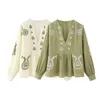Blusas de mujer, camisa informal verde holgada con bordado de algodón, primavera 2023, camisas de manga larga con cuello de pico suave para mujer, Tops elegantes de estilo nacional